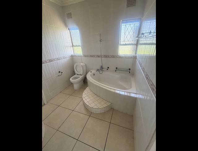 2 bed property to rent in HAMBERG